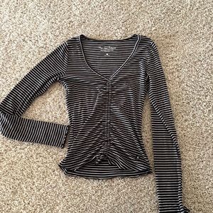 Hollister ruched front long sleeve shirt